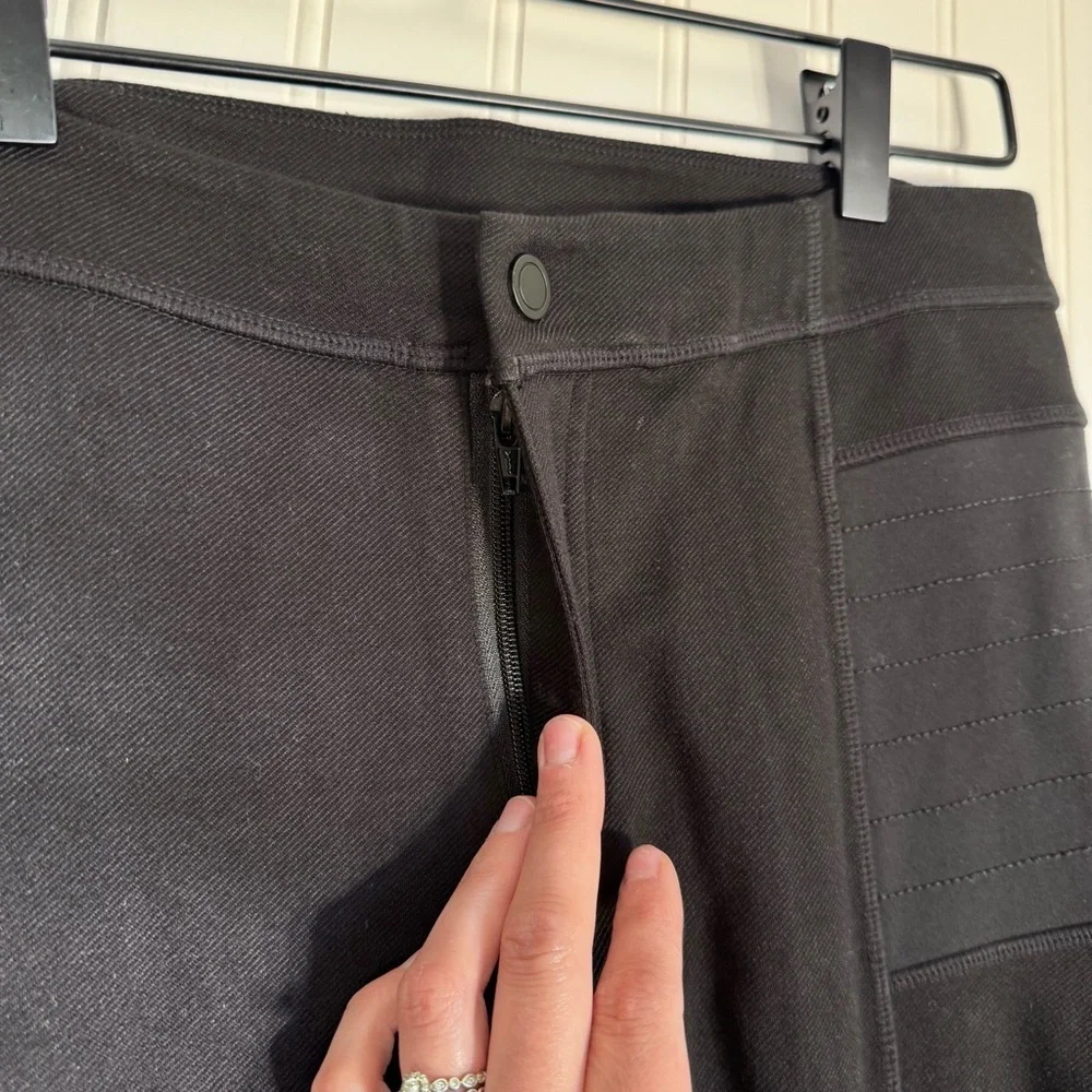 Athleta Black Trail Setter Moto Leggings Black Stretchy Athletic Motion Pants 6 - Picture 3 of 13